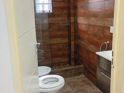 ALQUILER MONOAMBIETE   EXCELENTE UBICACION San Justo