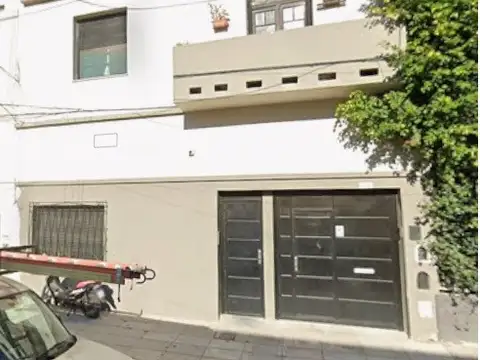 TIPO CASA PB AL FRENTE 2 AMB * A METROS DEL METROBUS*