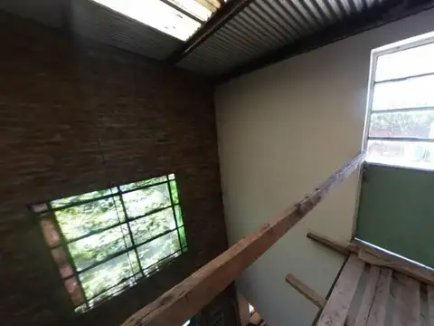 Depto Tipo Casa 5 ambientes con 2 baños