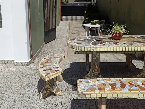 Casa en Venta con 3 cocheras