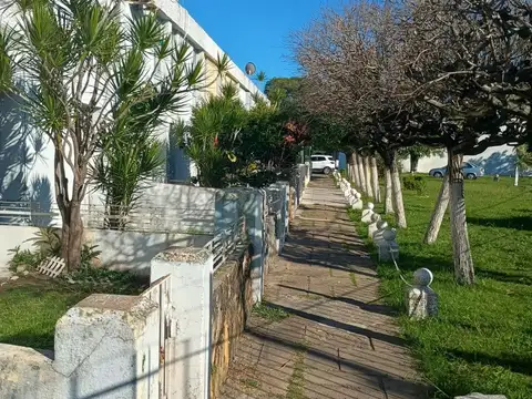 Venta Casa en Valentín Alsina, (Lanús) con cochera