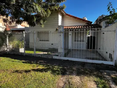 Casa  dos dormitorios parque  venta credito Ituzaingo