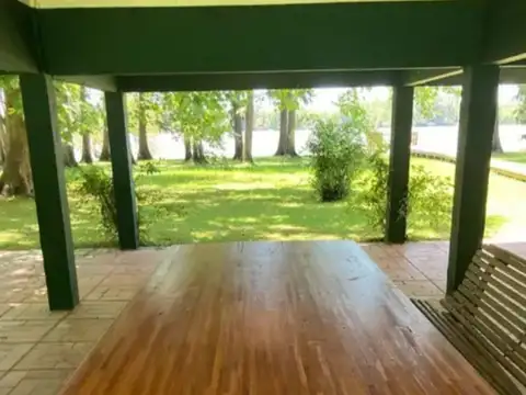 Casa 6 ambientes con 3 baños