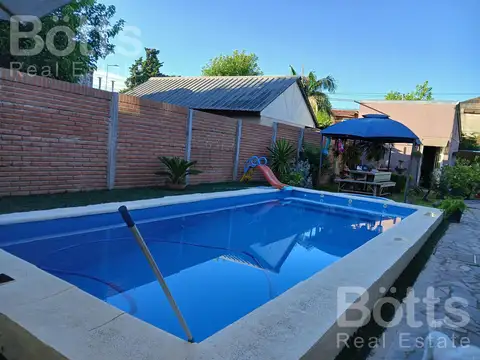 Casa en  Polvorines 5 ambientes con pileta y parrilla