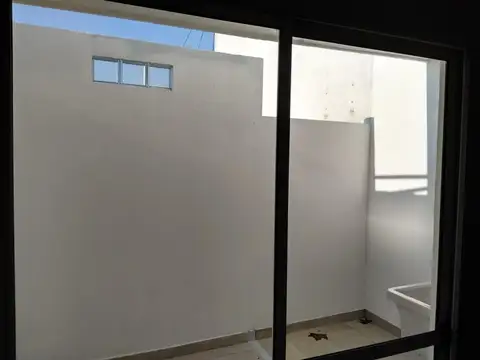 COMPLEJO DE DEPARTAMENTOS + GALPON VENTA EN BLOCK