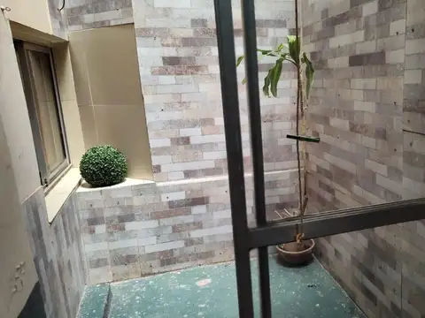 PH 2ambientes PB lateral con luz, Lavadero, patio,