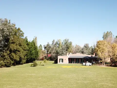 10.000 m2 Casa en Haras El Malacate