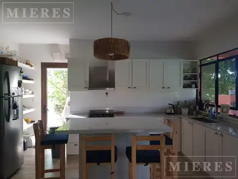 Casa en Alquiler Temporal con 3 cocheras