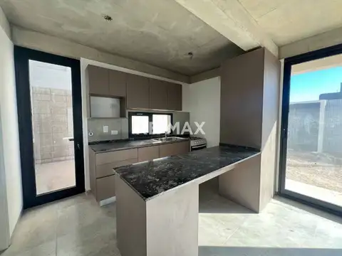 Casa en Venta en Neuquen, USD 270.000