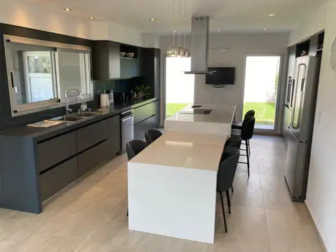 Casa en Venta de 5 dormitorios