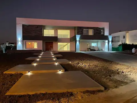 Casa en Venta de 5 dormitorios