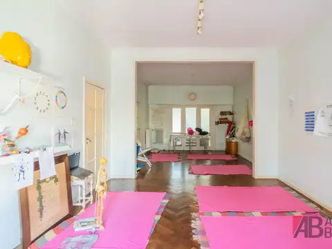 Casa con excelente terreno muy cerca de CABA