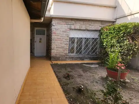 Casa 5 ambientes con 1 baño