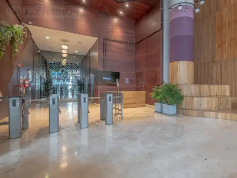 Oficina en Alquiler con 4 cocheras