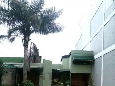 505 entre 14 y 15 - Casa de 2 dormitorios-En venta- Gonnet