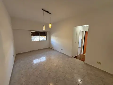 ALQUILER 3 AMBIENTES PB CON PATIO Floresta