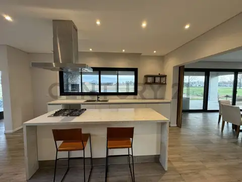 Casa en Venta de 5 dormitorios