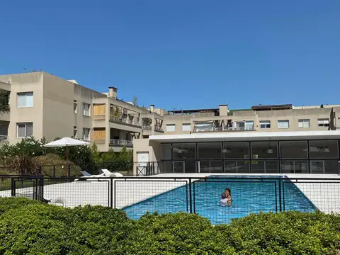 Jardin propio en Condominio Sucre