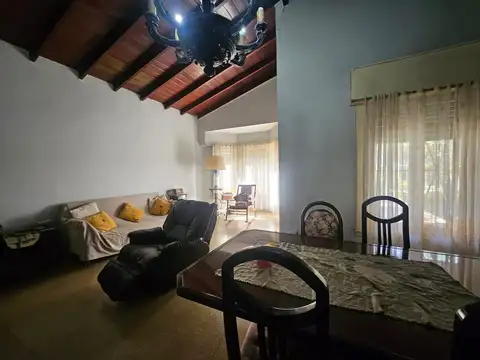 VENTA CASA 4 AMB- ITUZAINGO NORTE