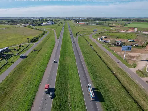 Alquiler de Galpón 400 m2 sobre Autopista Rosario Buenos Aires