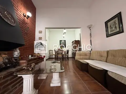 Casa en Venta con 4 cocheras