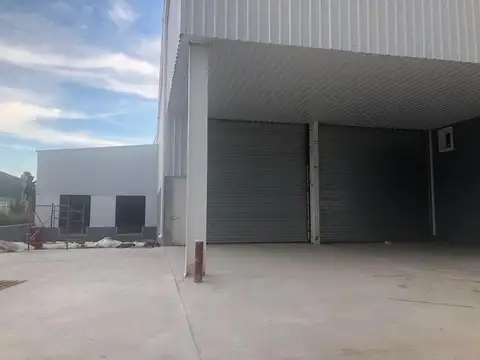 Galpon en Alquiler 85  mts Fondo