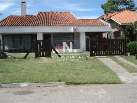 Lindo chalet de 4 dormitorios a 2 cuadras del mar!