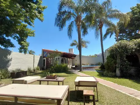 Casa 12 ambientes con 4 baños