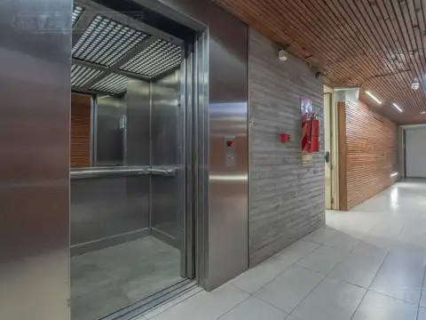 Oficina en Venta con 1 cochera