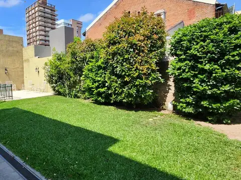 Casa 8 ambientes con 3 baños