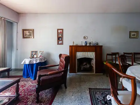 CASA 5 AMB VENTA SAENZ PEÑA CON GARAGE Y PARQUE