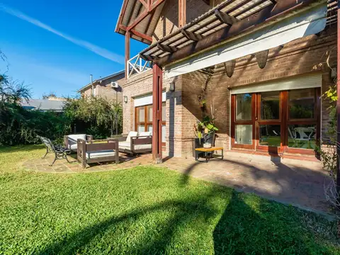 Casa en venta barrio fisherton 4 dormitorios jardín pileta parrilla cochera