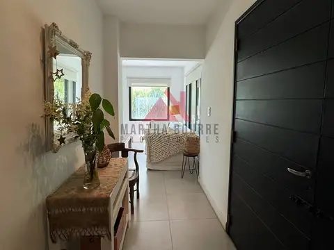 Casa en Venta con 4 cocheras