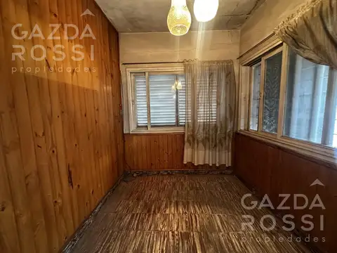Casa 2 ambientes con 1 baño