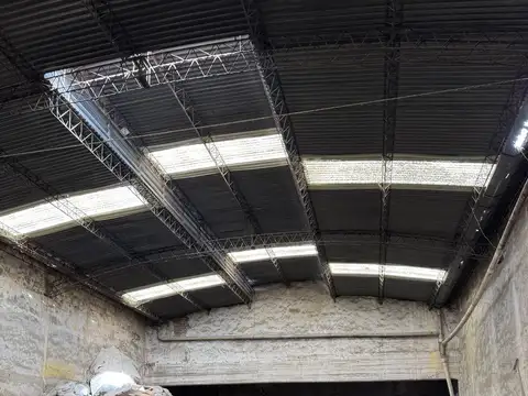 VENTA GALPON/DEPOSITO INDUSTRIAL LOCAL Y VIVIENDA