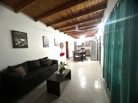 CASA 3 AMBIENTES VENTA COCHERA Y DOS DEPARTAMENTOS
