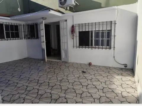 PH int. 2 AMBIENTES CON PATIO -LAV-  TOTALM INDEPENDIENTE . OPORTUNIDAD 