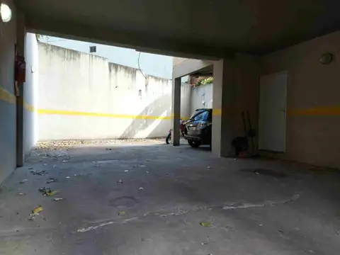 VENTA COCHERA EN EDIFICIO EN SANTOS LUGARES