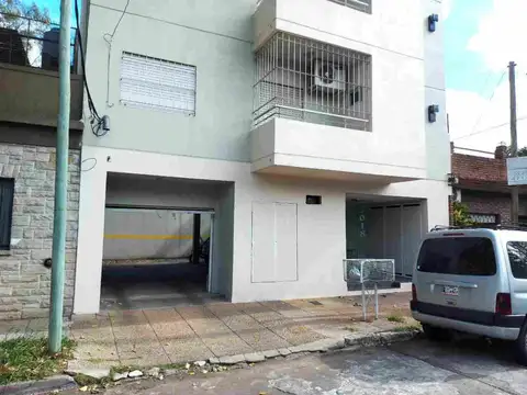 VENTA COCHERA EN EDIFICIO EN SANTOS LUGARES
