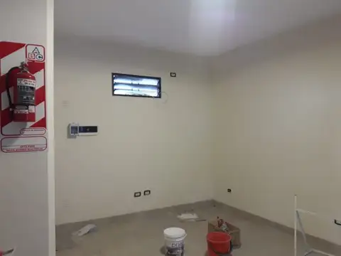 2 LOCALES COMERCIALES A LA VENTA - MORON CENTRO