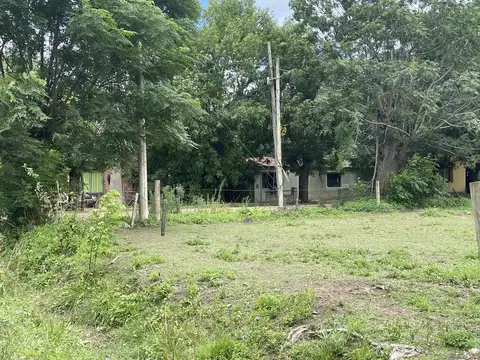 Calle 11 y  10, Salvador Maria, Lobos