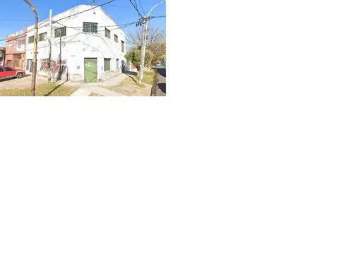 Galpón desarrollado en dos plantas de 120 mts 2 cada una