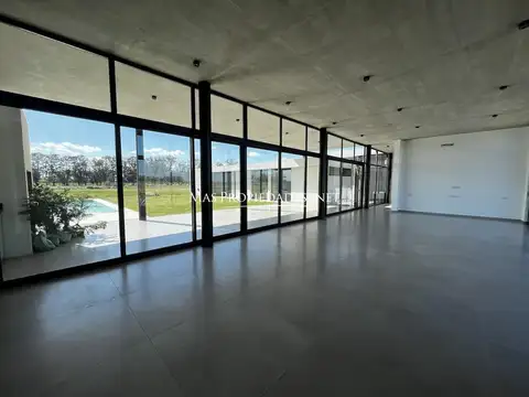 Venta Casa al Golf en Villa Maria 4 Dormitorios Canning