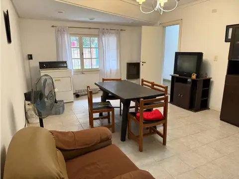 Casa 5 ambientes con 2 baños