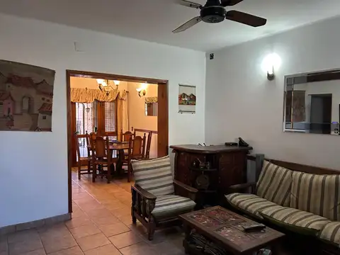 Hermoso Chalet en Barrio Parque Saavedra