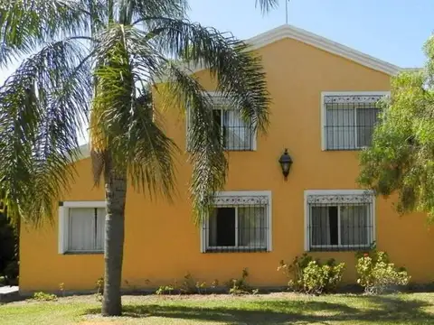 Complejo de Cabañas con Arroyo 100