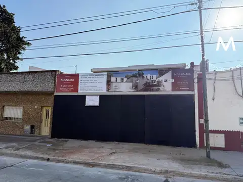 Depto Tipo Casa 4 ambientes con 3 baños