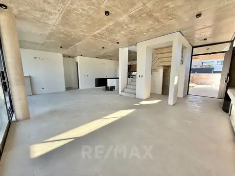 Venta Moderna Casa a Estrenar en Pilará con Pileta