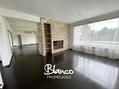 Casa 4 ambientes con 3 baños