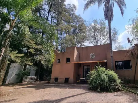 Moderna Casa en VENTA, sobre calle La Fontaine, Barrio Los Jazmines, Del Viso. APTA CREDITO